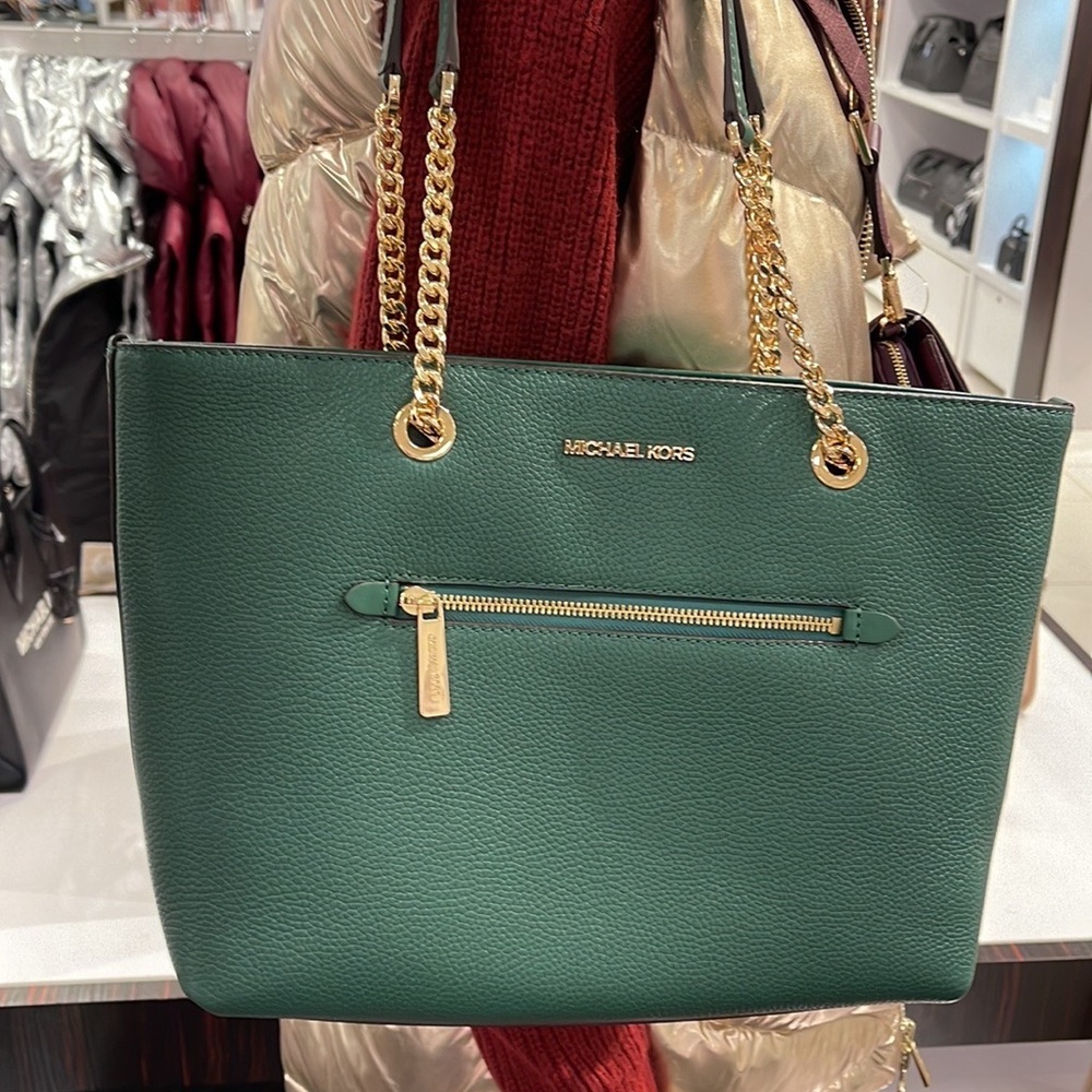 MICHAEL KORS
Jet Set Medium Front Zip Pebbled Leather Chain Tote Bag
Jewel Green - Picture 14 of 16